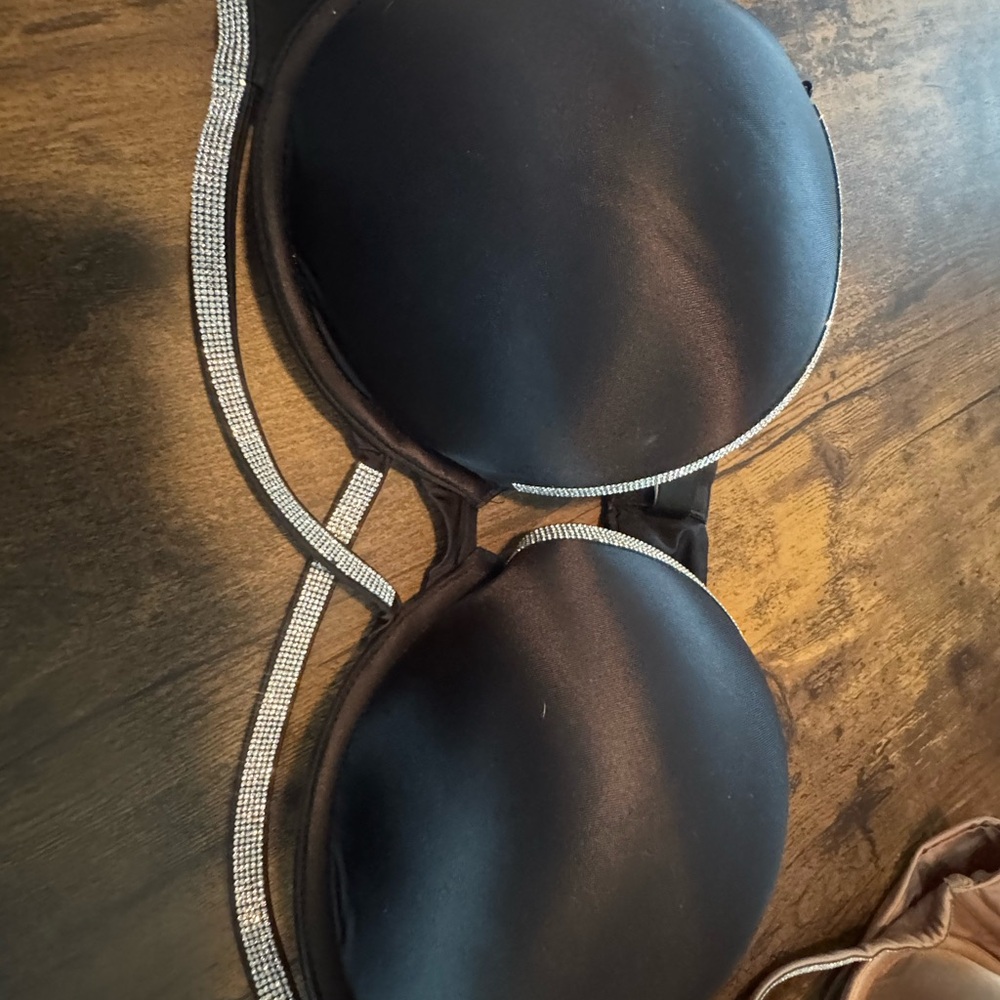 Victoria's Secret Black Bra with Sparkling Straps Bling Bling 40 c